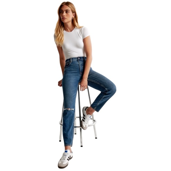 Abercrombie & Fitch A&F Women’s High Rise Mom Jean Dark Wash Distressed Size 26 - Picture 4 of 7